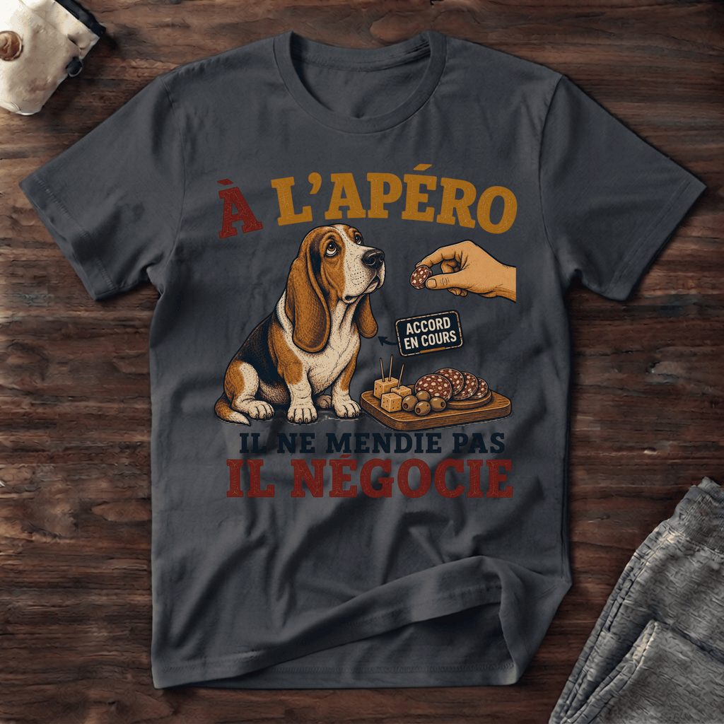 À l'apéro il ne mendie pas - T-Shirt