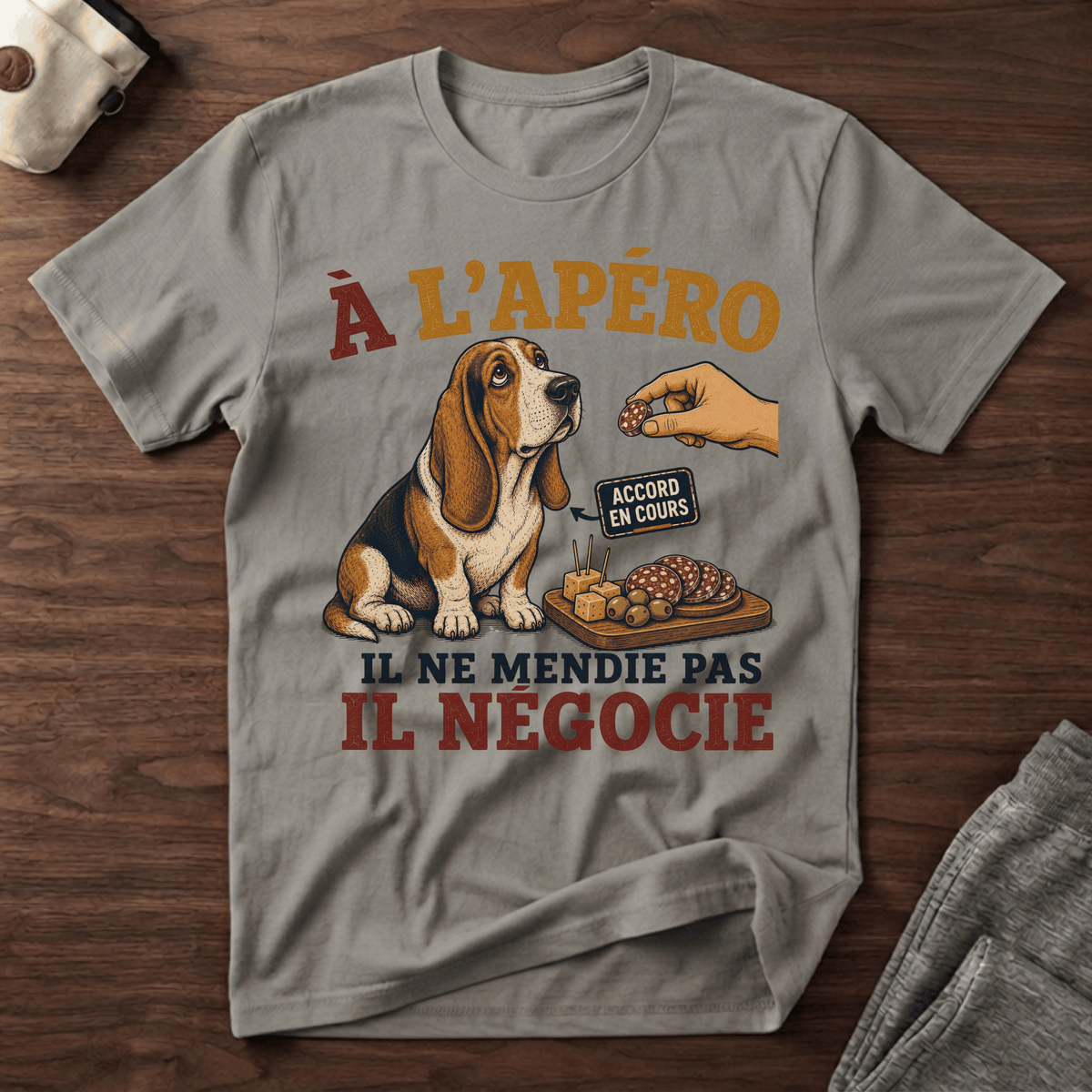 À l'apéro il ne mendie pas - T-Shirt