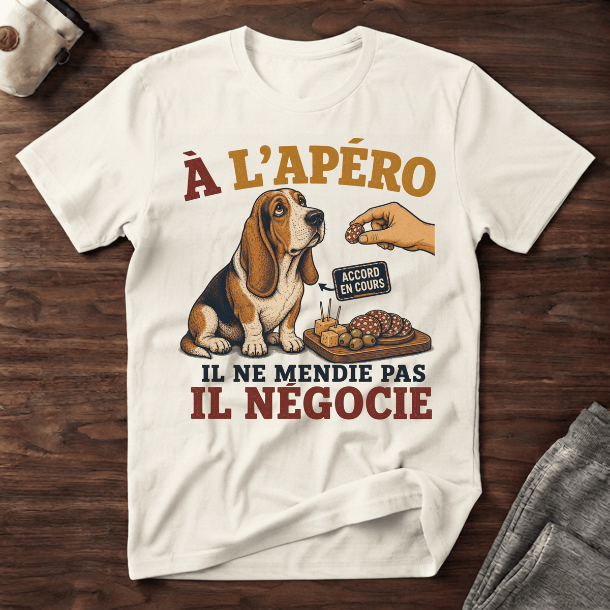 À l'apéro il ne mendie pas - T-Shirt