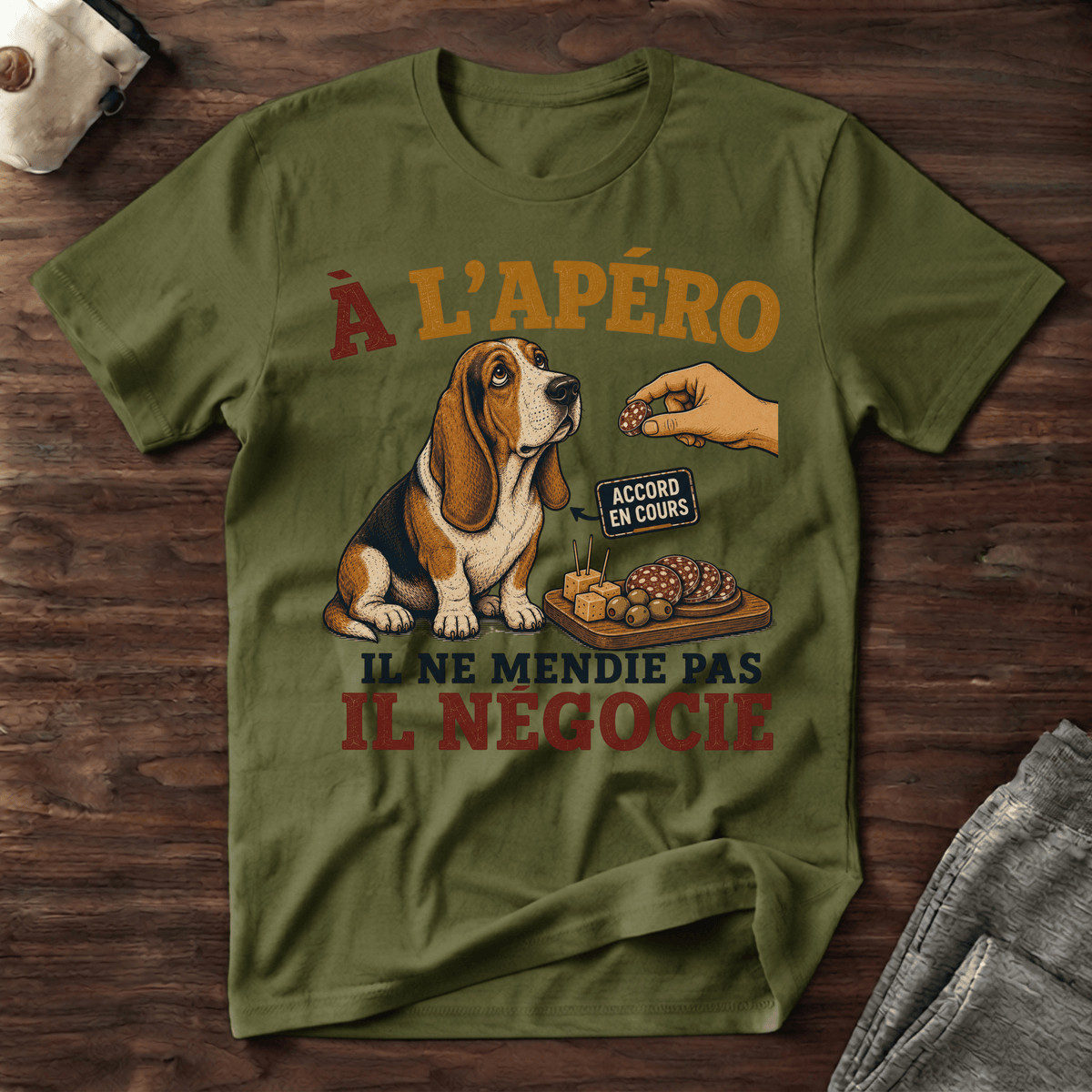 À l'apéro il ne mendie pas - T-Shirt